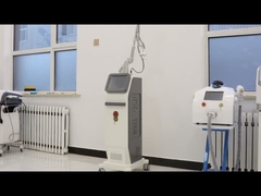 CO2 ফ্যাকশনাল লেজার মেশিন ত্বকের পুনর্নির্মাণ 40W আল্ট্রা পলস সিডব্লিউ অপসারণ হালকা মোল অ্যালুমিনিয়াম কেস